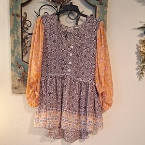 Floral Patterned Women's Top with Yellow Sleeves